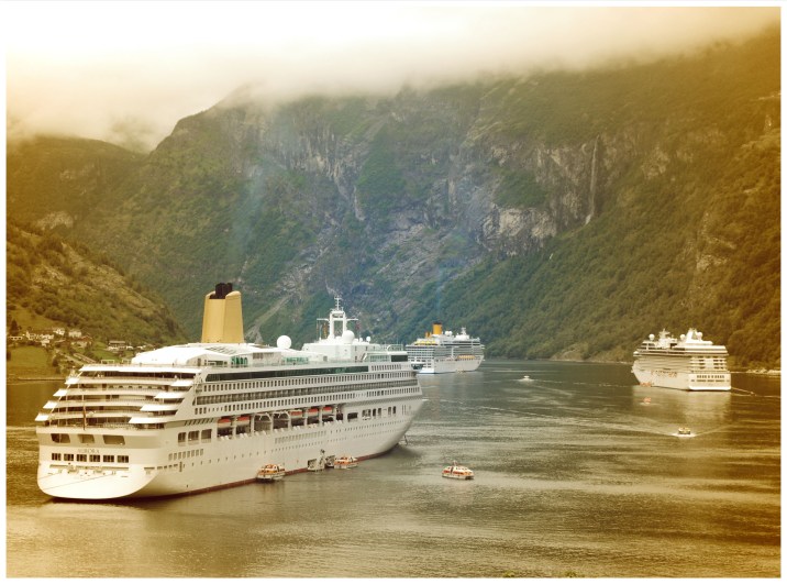 Kreuzfahrtschiffe im Geirangerfjord